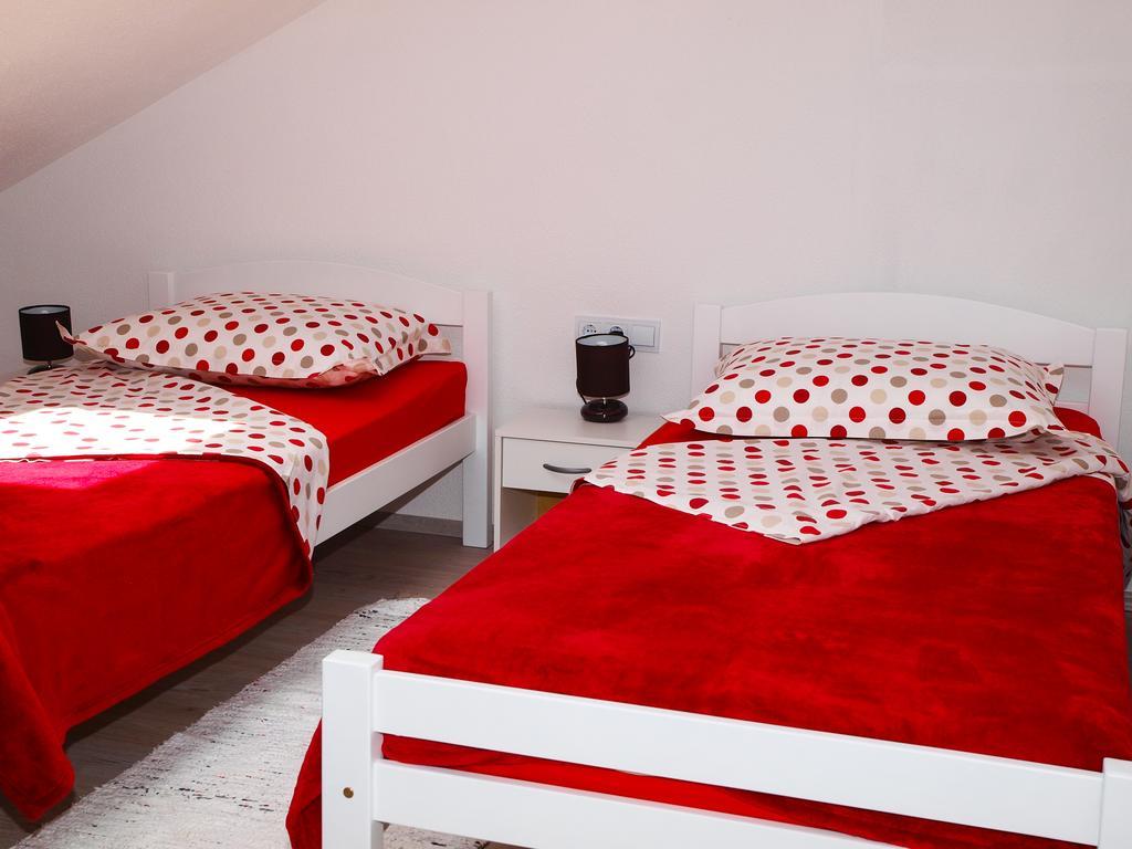 Apartments House Durdica Bol Room photo
