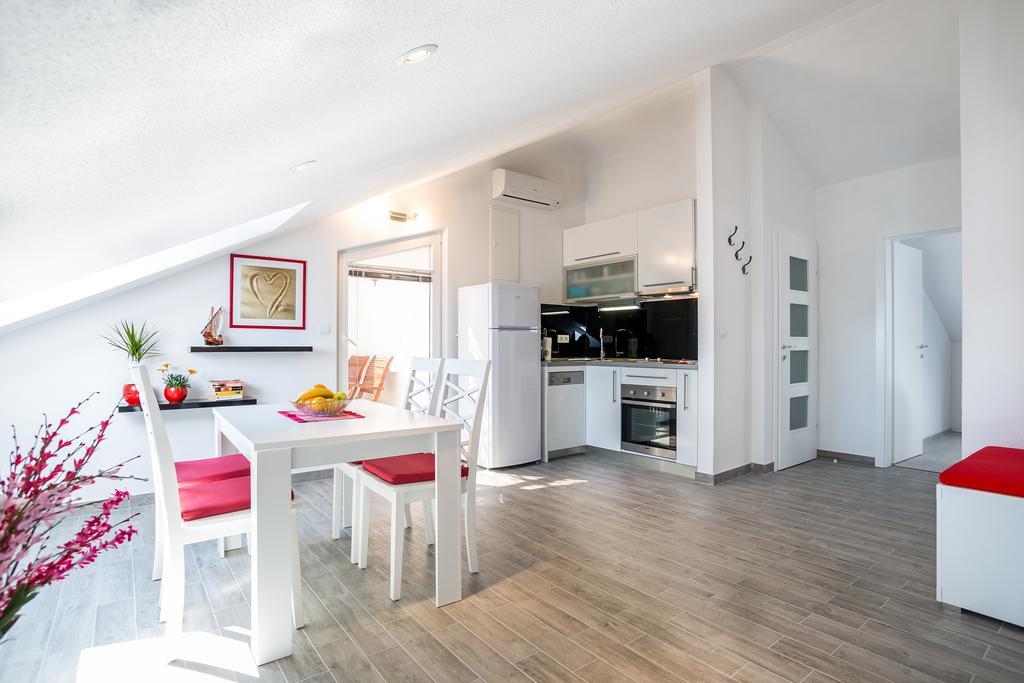 Apartments House Durdica Bol Room photo